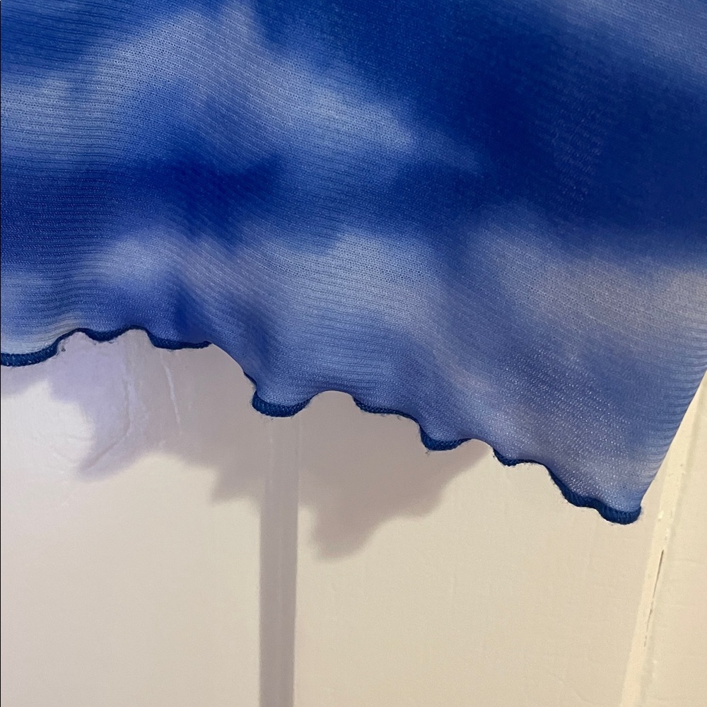 No Boundaries Blue Cloud Tie-Dye V-Neck Cami - Picture 3 of 7